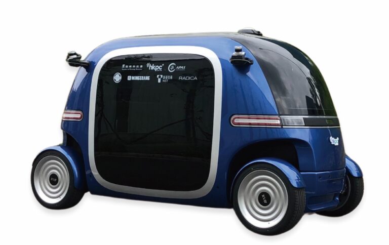 Autonomous Vehicle Platform for Shuttle Minibus in Confined Park Area